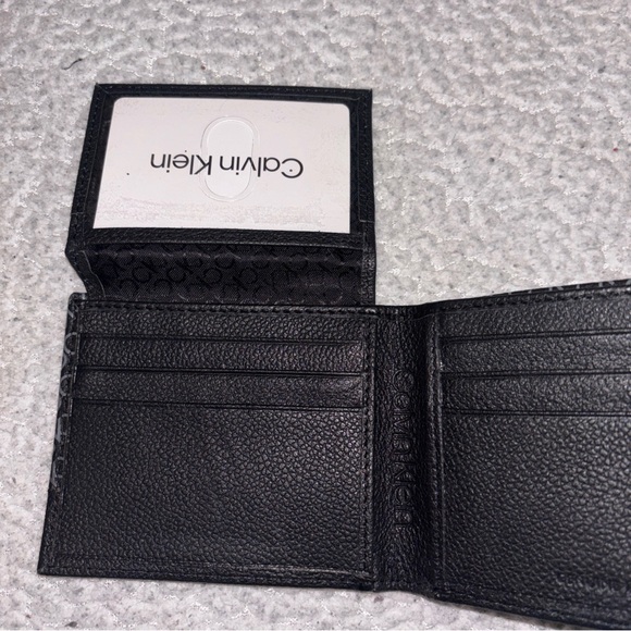 Calvin Klein Wallet - Picture 6 of 6